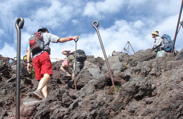 ★1名様より催行★8大特典・富士山専門山岳ガイド付!富士山を歩こう(八合目指定プラン)<日本語ガイドプラン>3